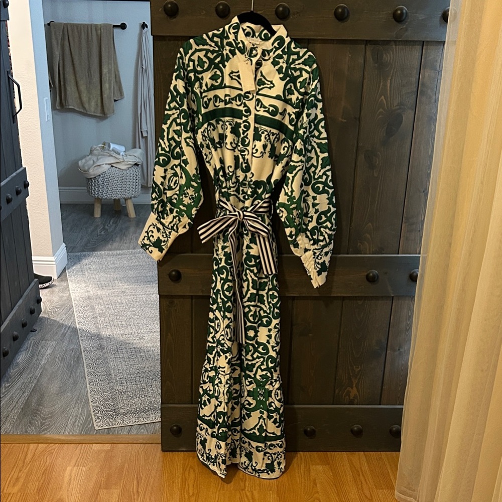 Momento boutique Long Sleeve Green and White Dress 👗 NWT Medium Pearl buttons! - Picture 2 of 8